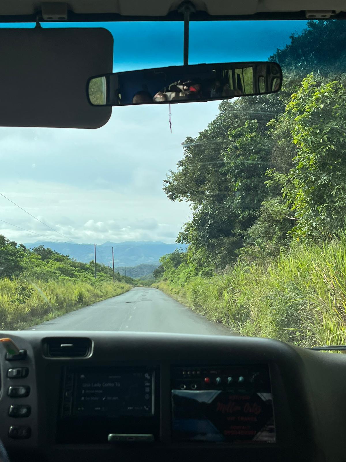 Mountain road to Cuenca